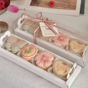 French dessert packaging boxes, cookie and macaron boxes, transparent rectangular cake boxes with windows.